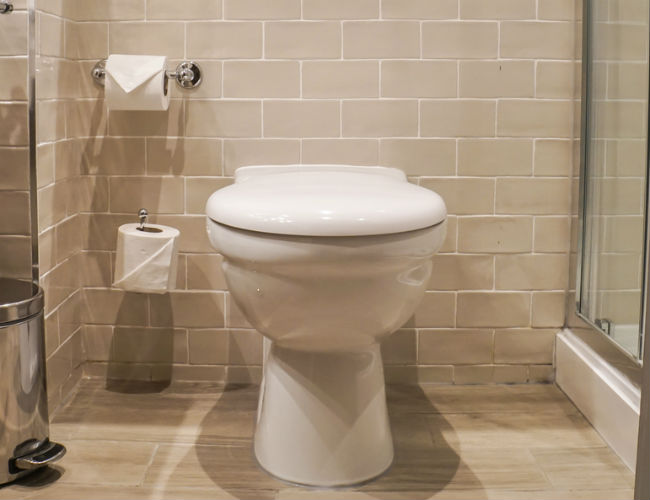 The Dos and Don'ts of Replacing a Toilet