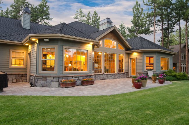 Vinyl vs Aluminum Windows - Choosing the Right Frame for Your Replacement Windows