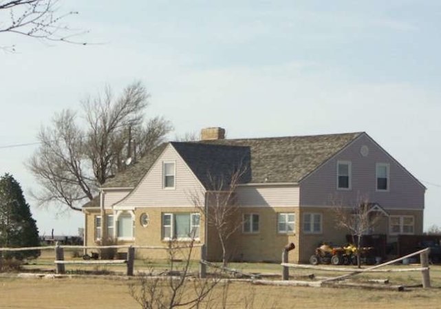 America’s 50 Most Infamous Homes