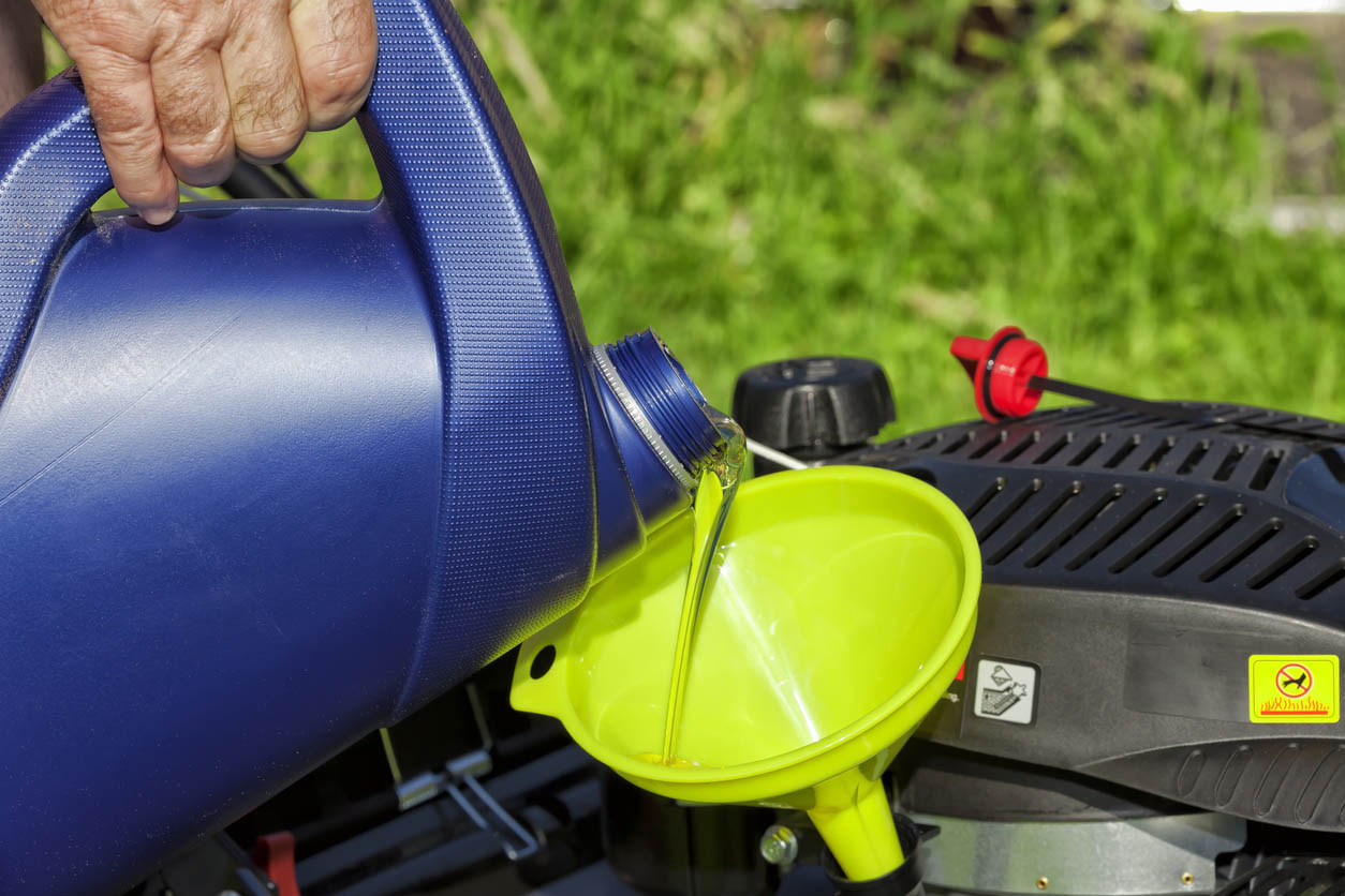 Lawn Mower Oil How to Choose