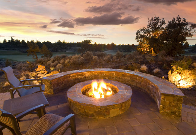 8 Top Tips for Building a Fire Pit