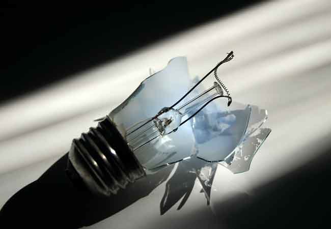 How to Remove a Broken Light Bulb