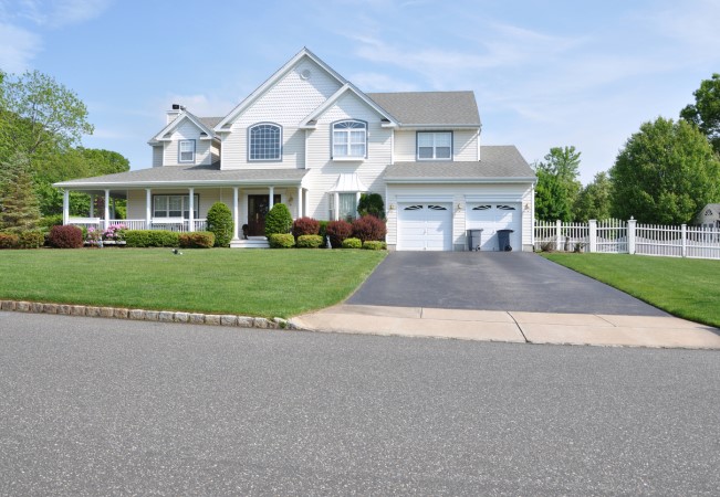 All You Need to Know About Building and Maintaining a Driveway Apron