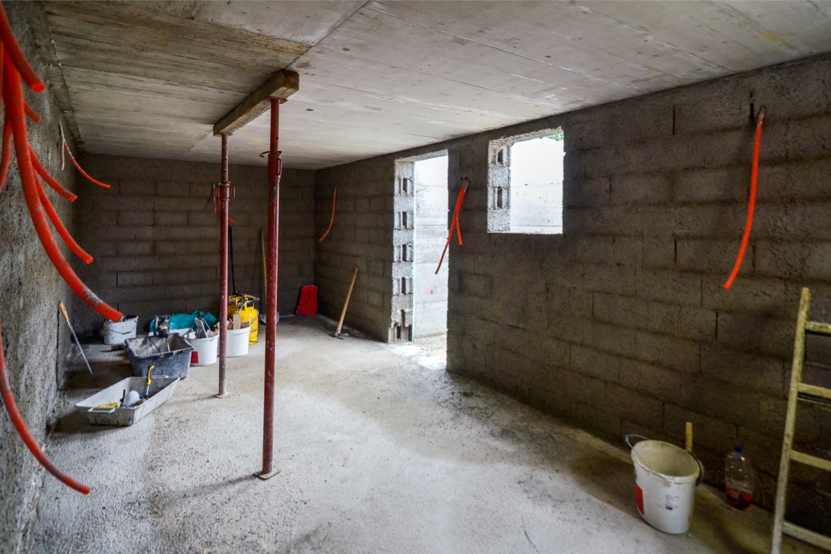 finishing basement walls