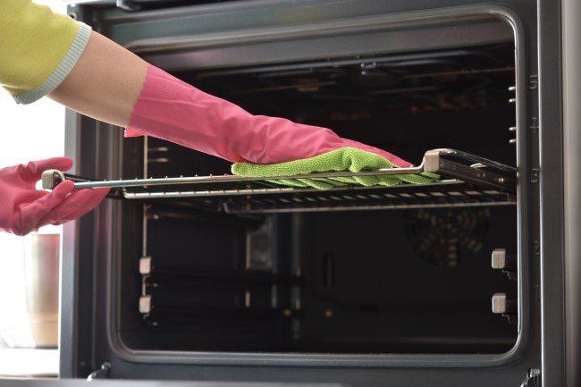 How to Clean an Electric Oven cleaning oven rack