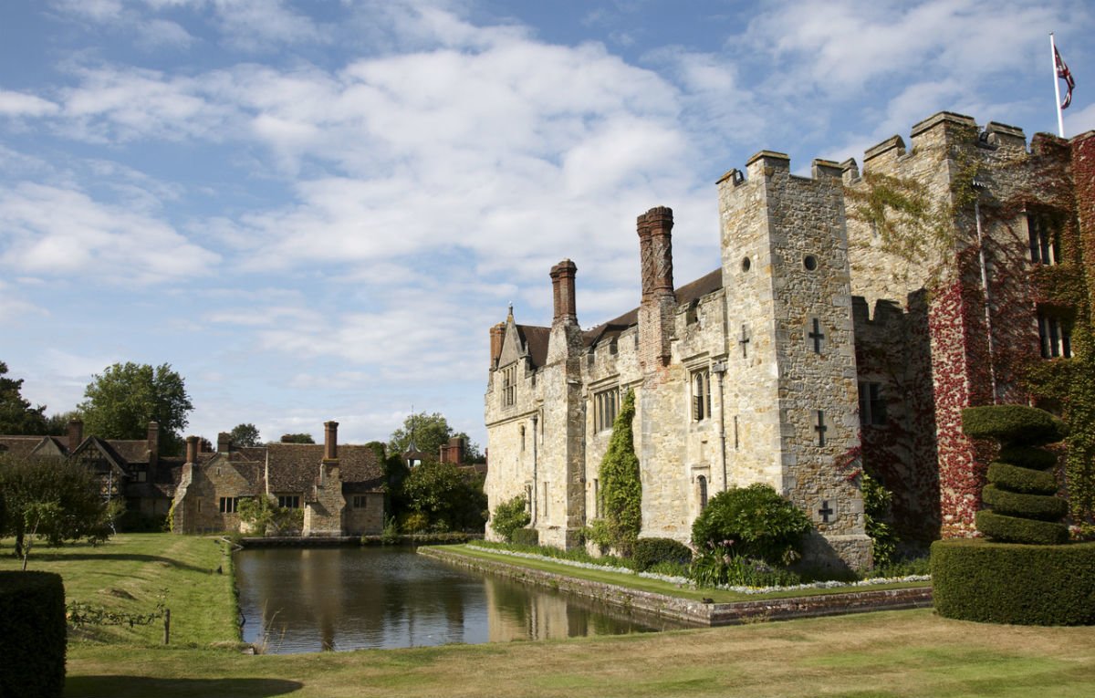 tudor-style-house-Tudor Houses, Then (in the 15th Century) and Now