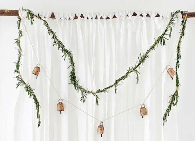 15 Imaginative Garlands to Add Charm and Whimsy to Your Holiday Home