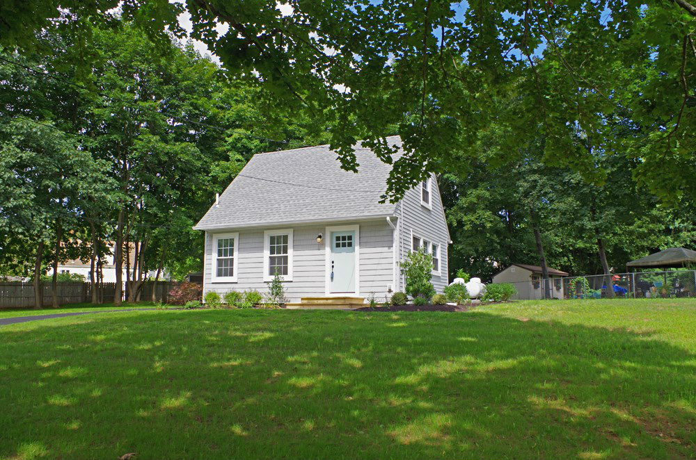 Here's Where to Buy a Tiny House: Real Estate Listings