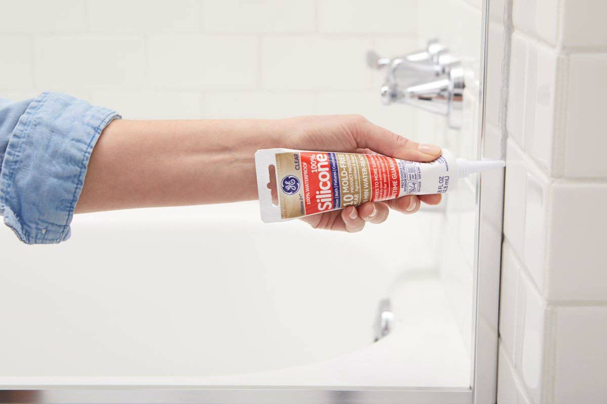The Best Caulk for Shower or Bathtub: GE Silicone 2+
