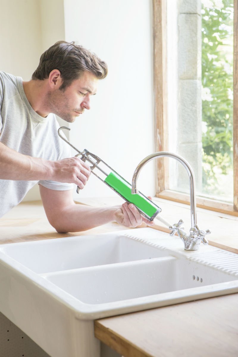 How Long Does Caulk Take to Dry Around a Sink? Solved!