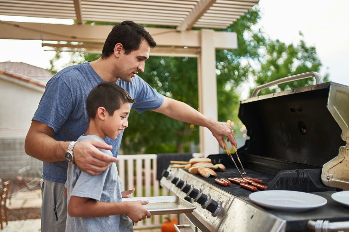 Gas vs. Charcoal Grills: Here's Which Offers Better Temperature Control