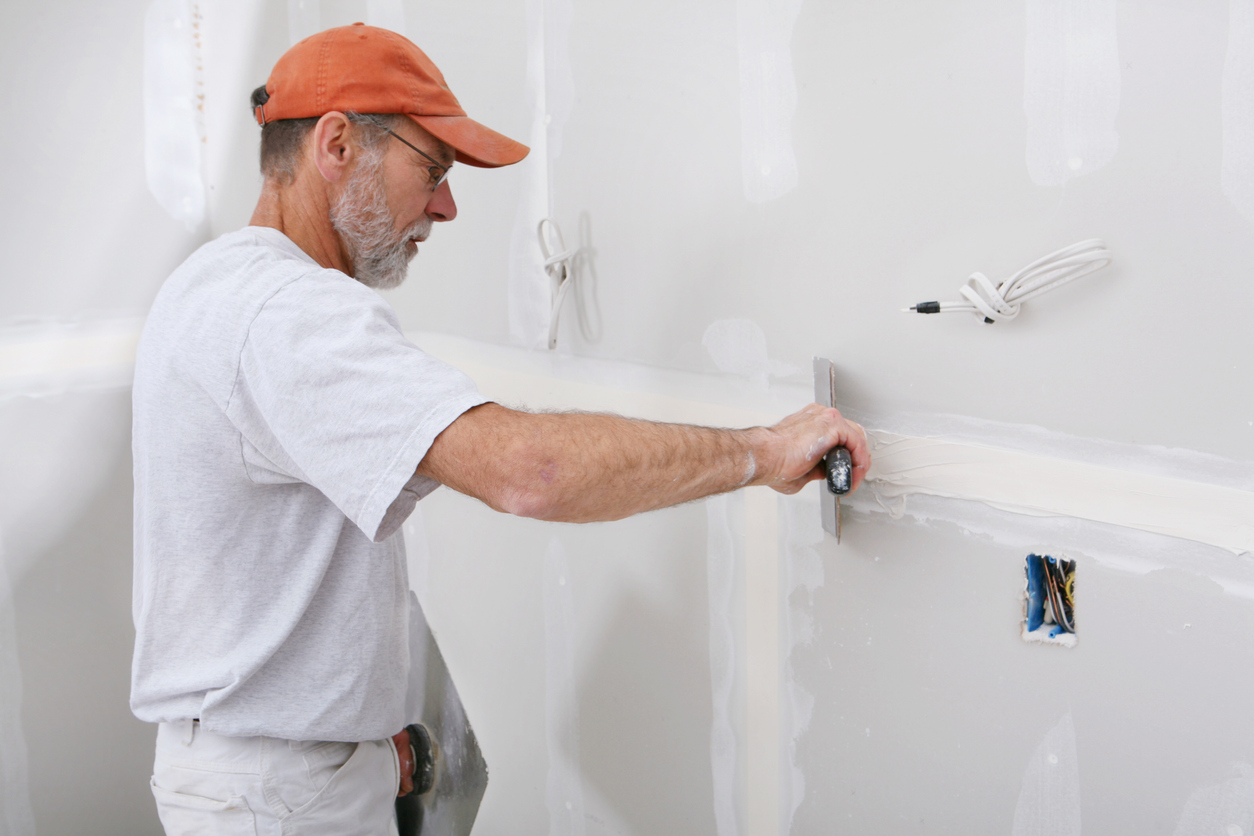 Joint Compound vs. Spackle: What’s the Difference? - Bob Vila