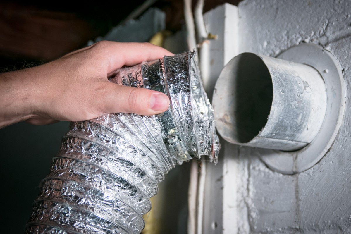 Prevent a Burning Smell from the Dryer By Eliminating Kinks in the Vent Hose
