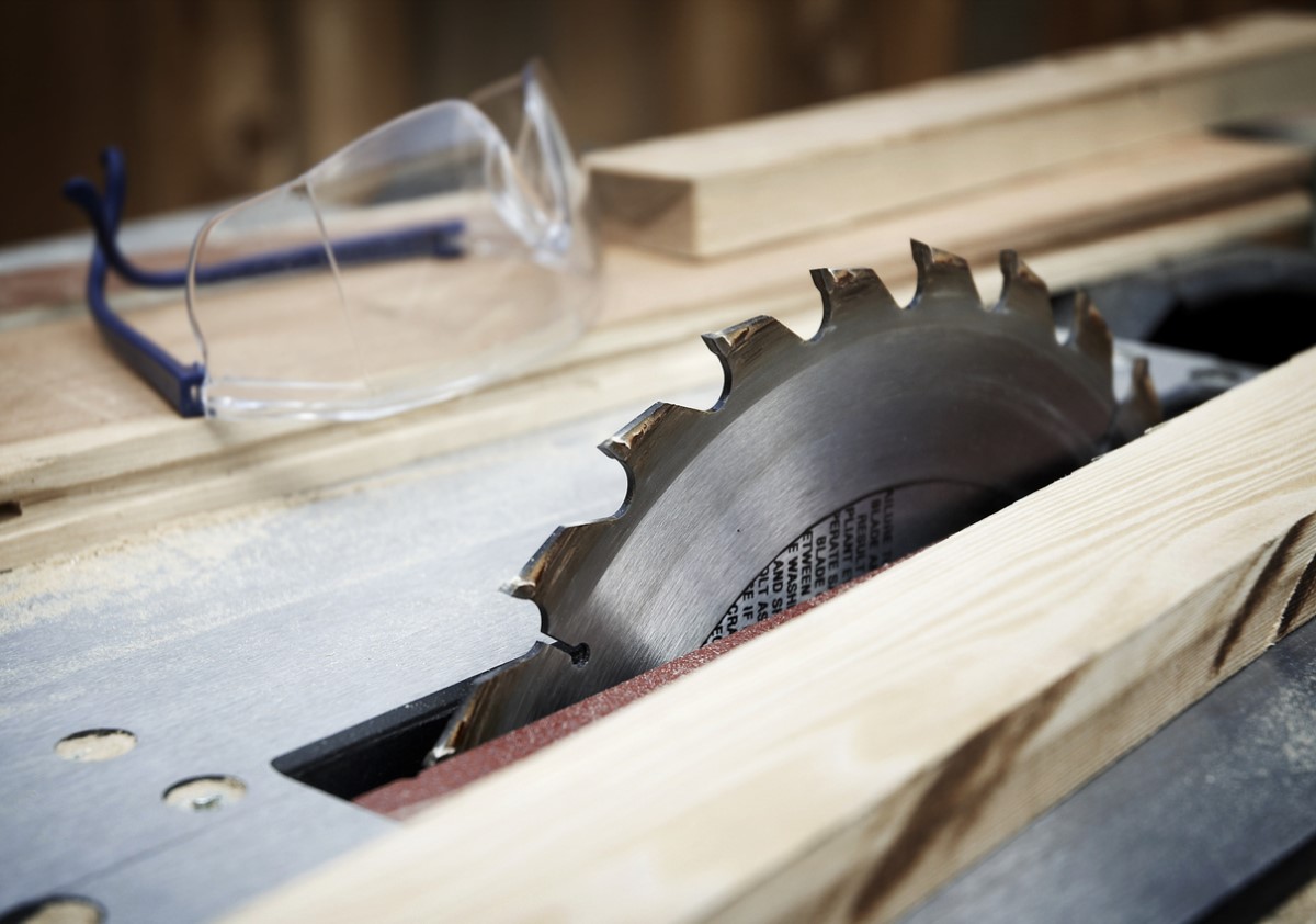 Miter Saw vs. Table Saw: The Table Saw Can Have Dangerous Kickback