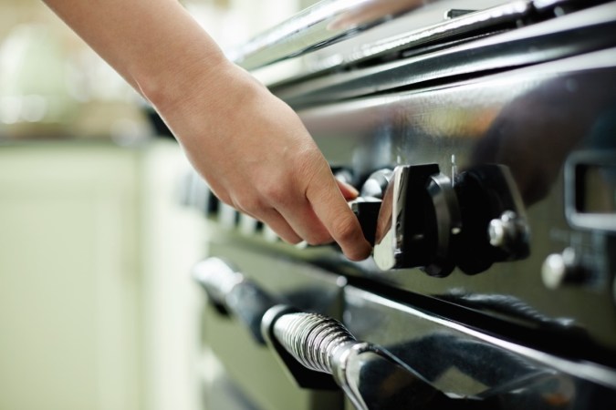 How to Clean a Gas Grill the Right Way