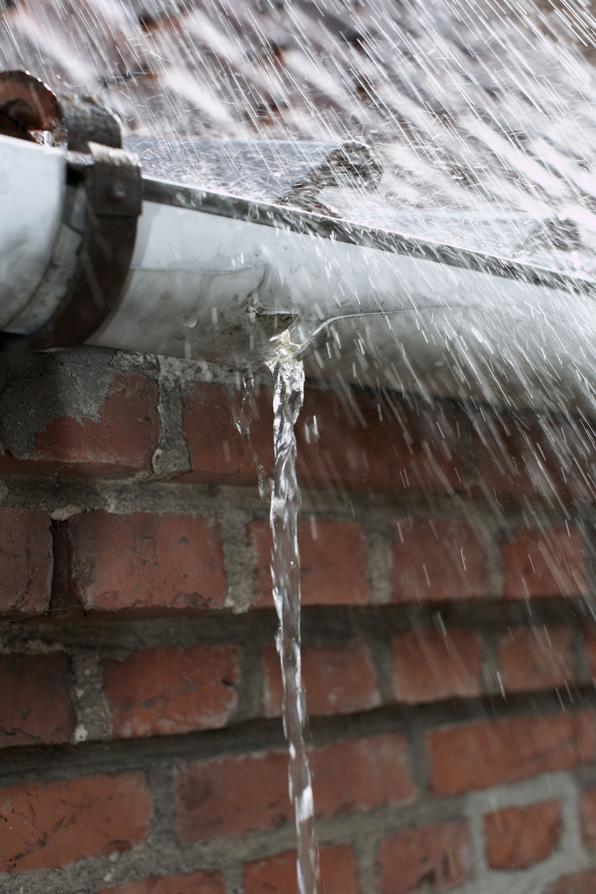 How to Fix Leaking Gutters