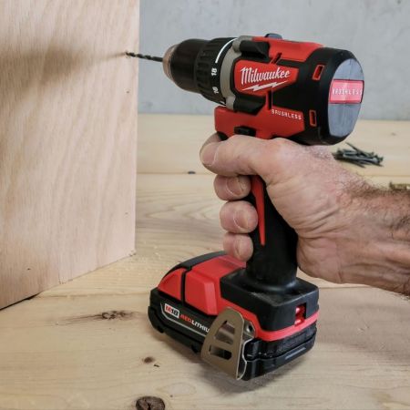 Milwaukee 2801-22CT M18 Compact Drill Driver Kit