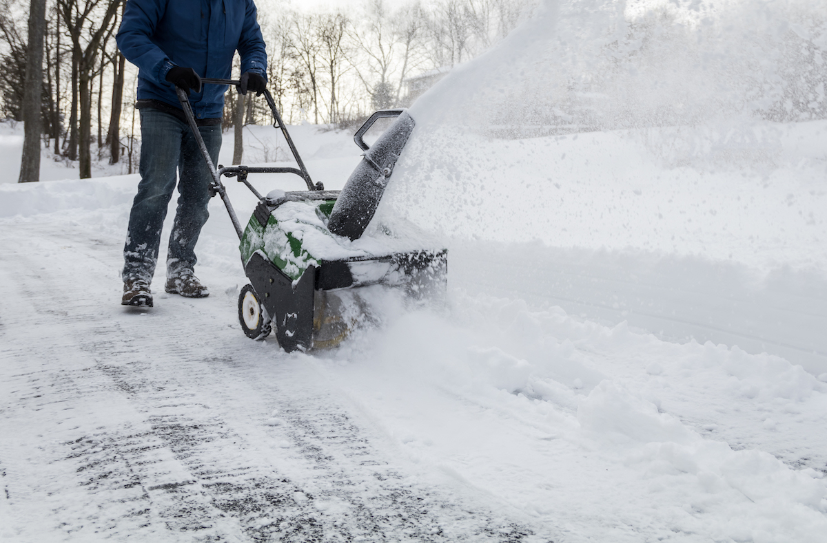 single stage vs two stage snow blower