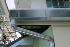 How to Fix Leaking Rain Gutters