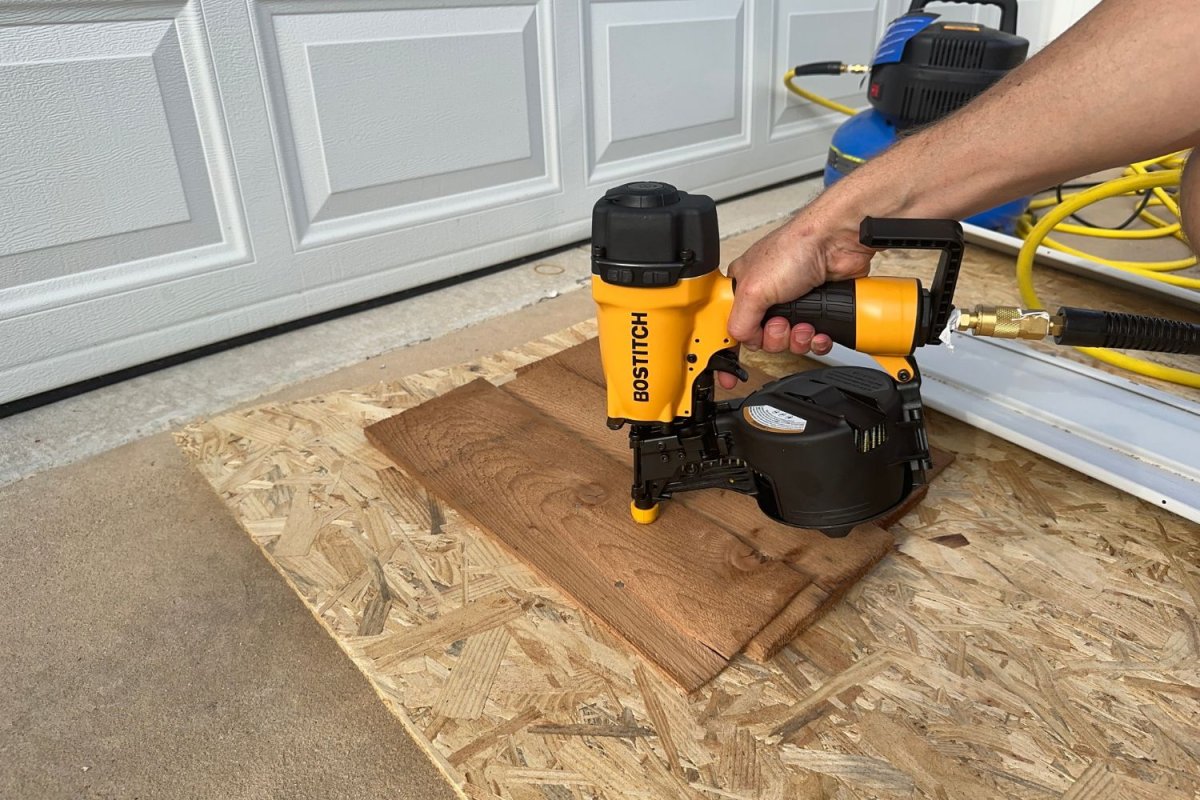 Bostitch Smart Point 18 GA Brad Nailer Kit and Nails