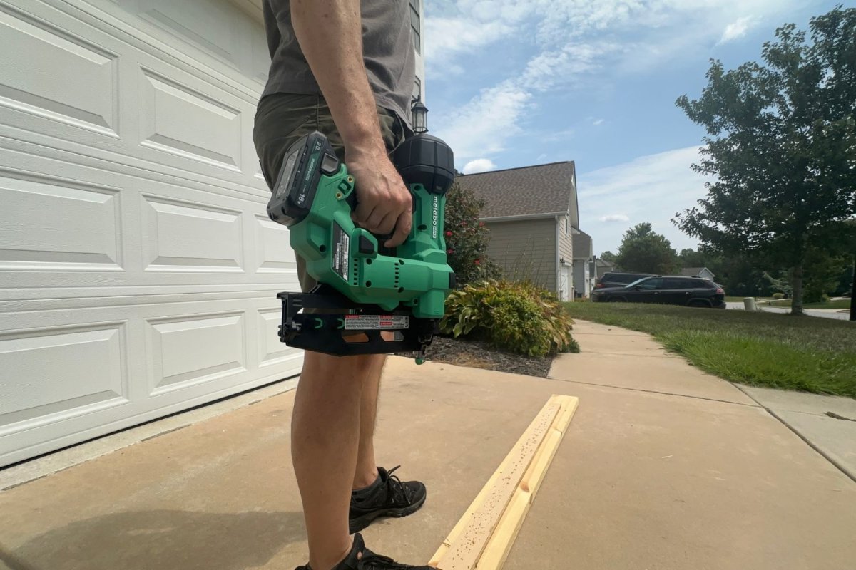 Metabo HPT MultiVolt 16-Gauge 2½-in Finish Nailer