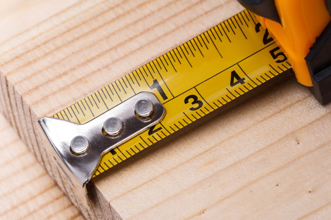 How To Use a Tape Measure: Keeping Measurements Accurate