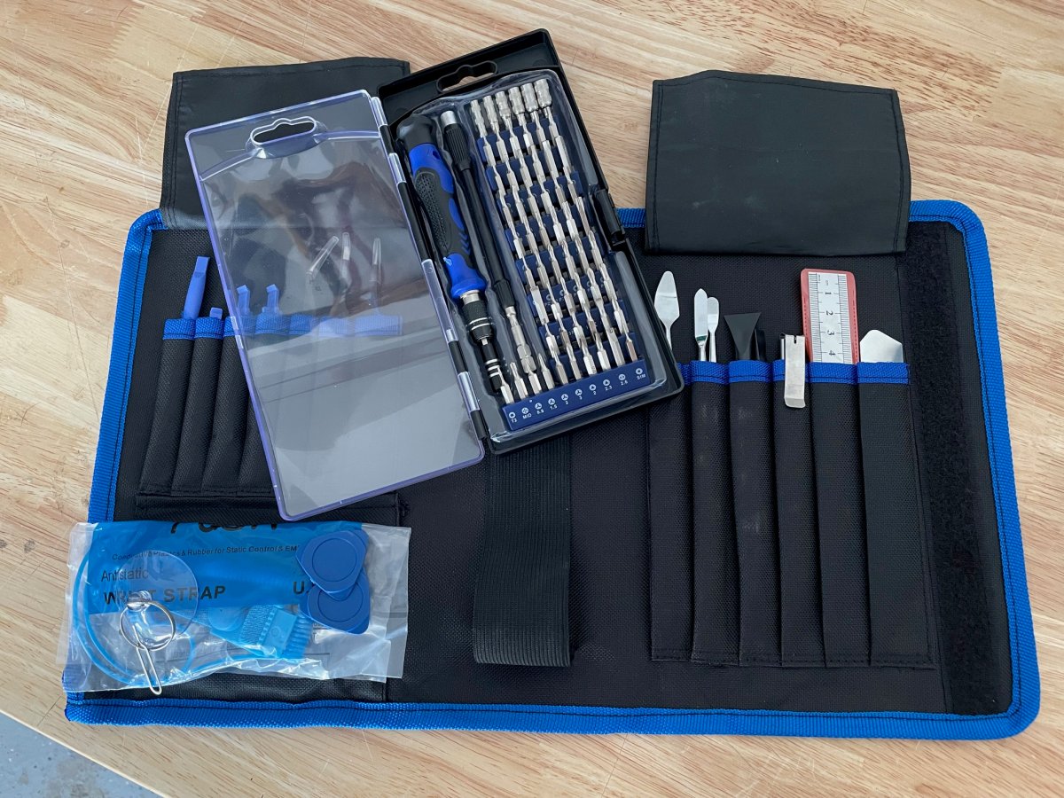 Xool precision screwdriver set with accessories