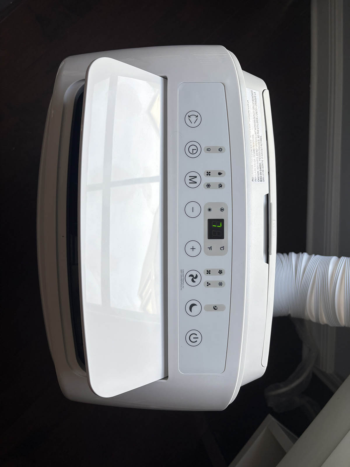 AmazonBasics portable AC04