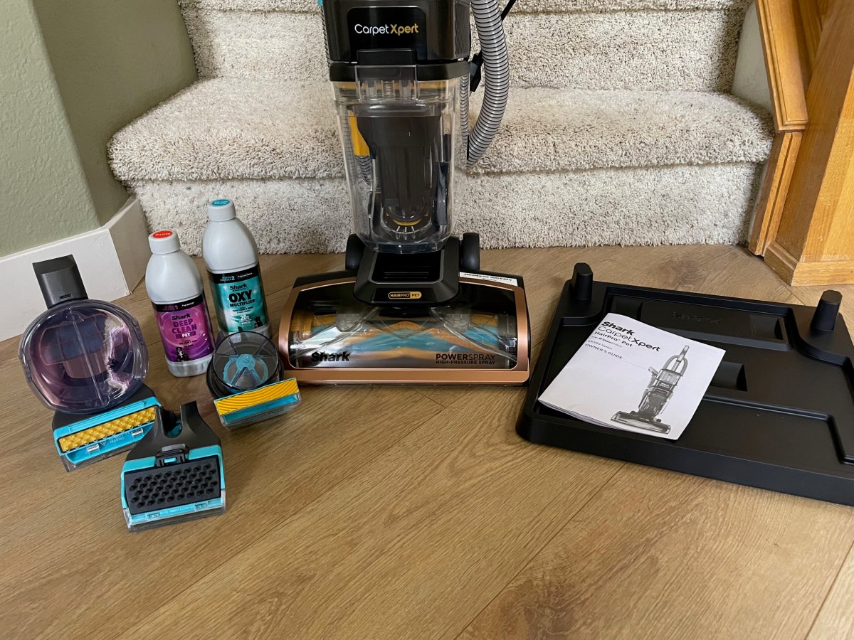 Shark CarpetXpert HairPro Pet With StainStriker close up