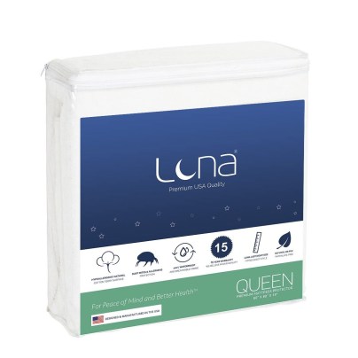 Pack of LUNA Queen Size Premium on a white background