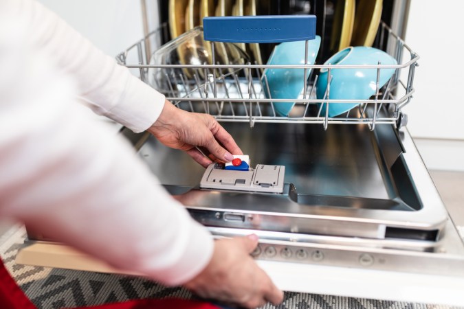 5 Reasons to Quit Washing Dishes by Hand