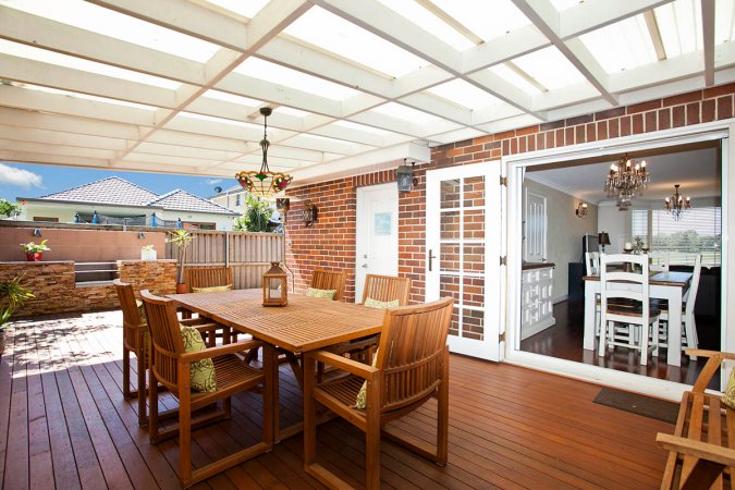 Deck vs. Patio: Choose the Right Outdoor Space for You