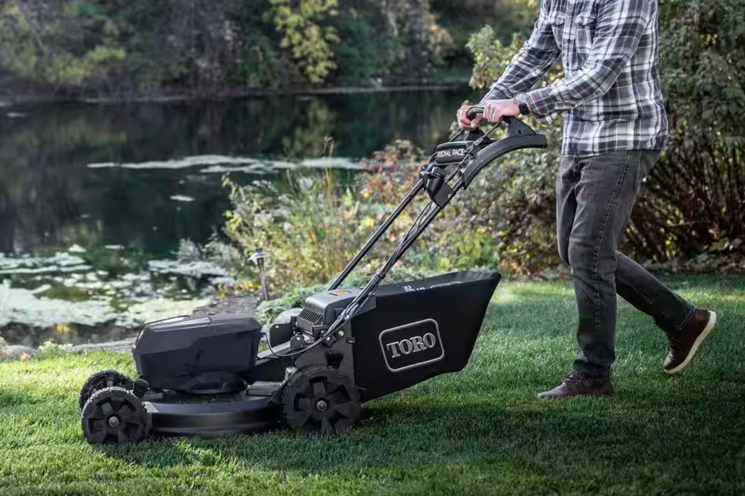 The Best Self Propelled Lawn Mowers Option