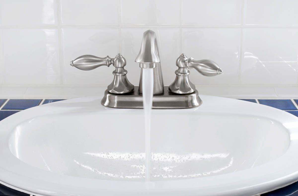What’s the Difference? Chrome vs. Brushed Nickel Bob Vila