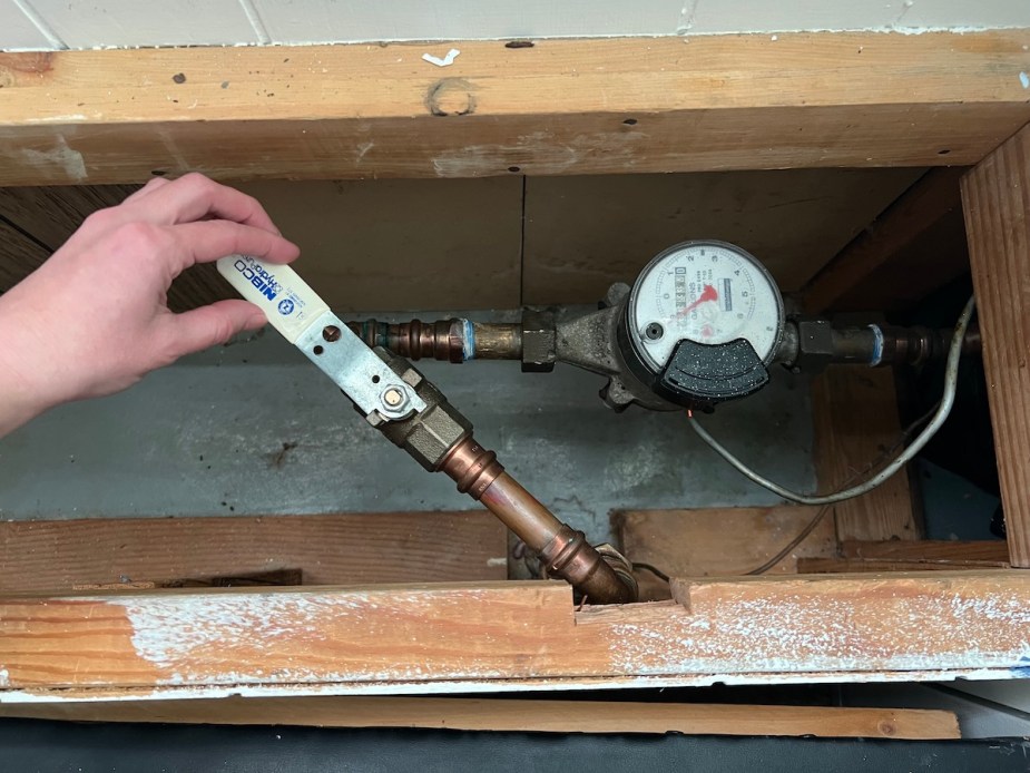 How to Replace a Toilet Shut-Off Valve