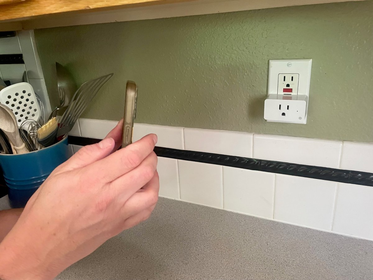 GE Cync smart plug in use