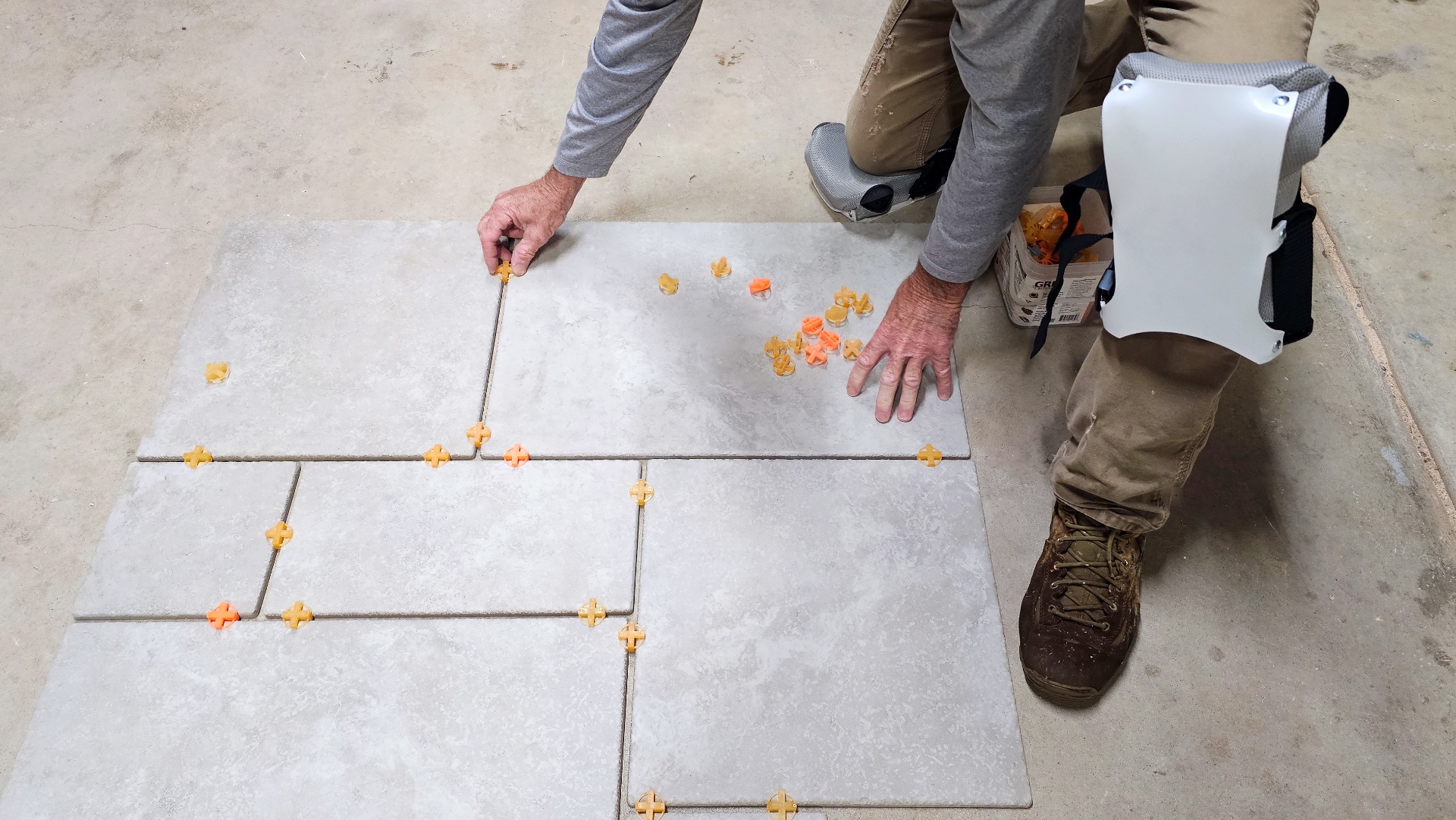 ProKnee AP16 laying tile