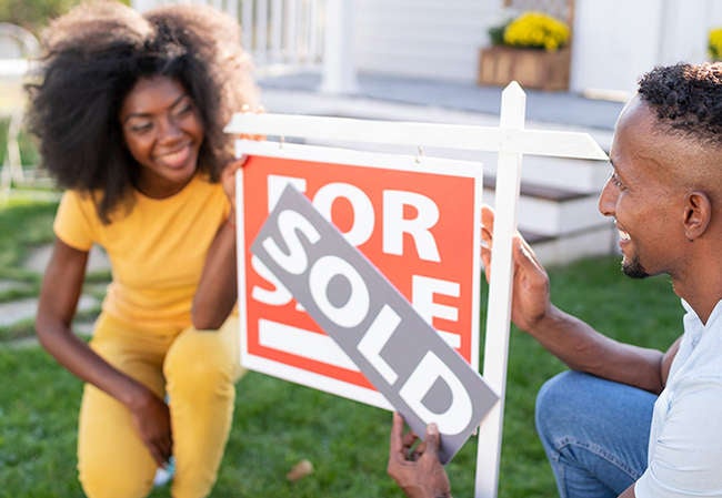 10 Tips for Successfully Selling Your House in the Fall