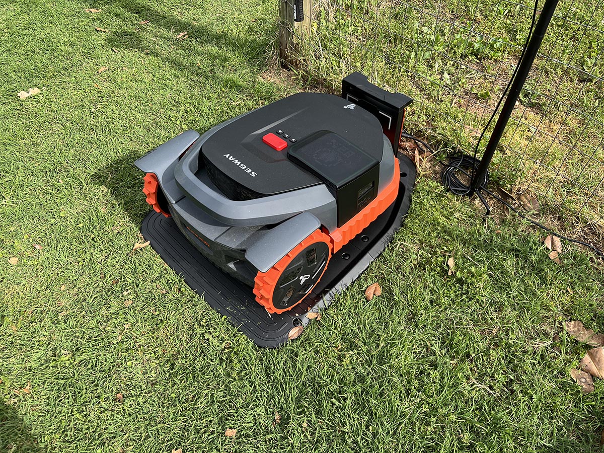 The Best Robot Lawn Mower Segway Navimow X390 docked