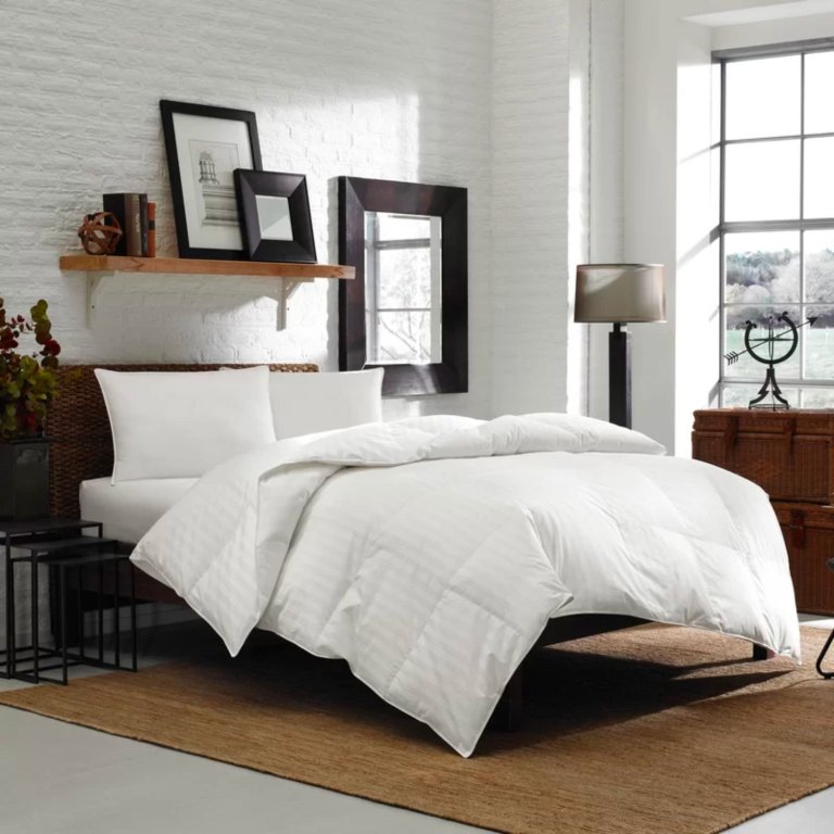  The Best Down Comforter Option: Eddie Bauer All-Season Duck Down Comforter