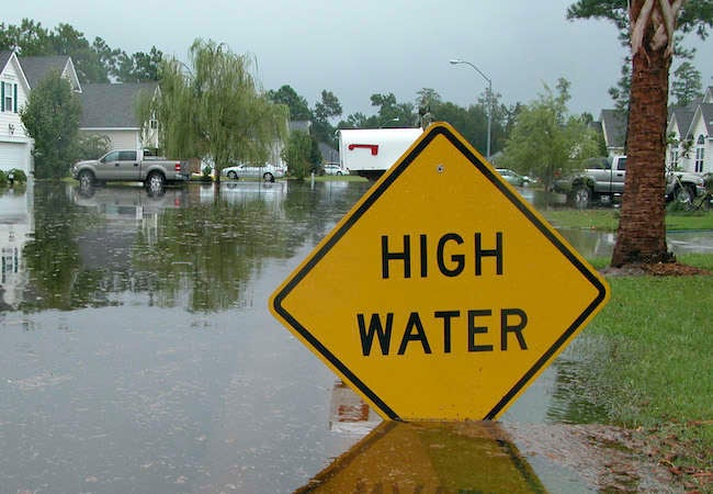 9 Things You Should Never Do During a Flood