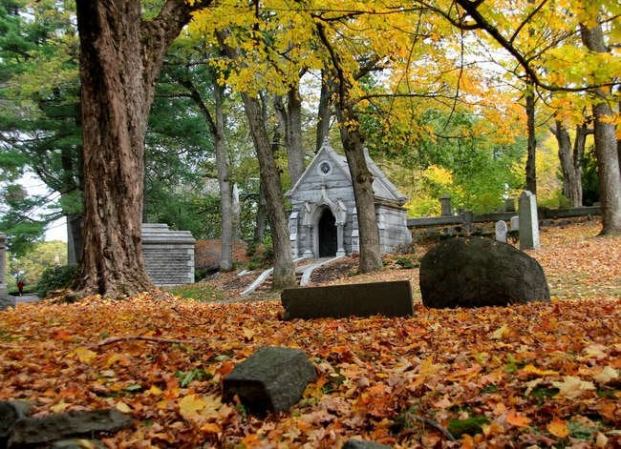 The 25 Most Hauntingly Beautiful Cemeteries in America