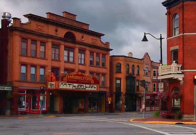 12 Good Reasons to Move to a College Town