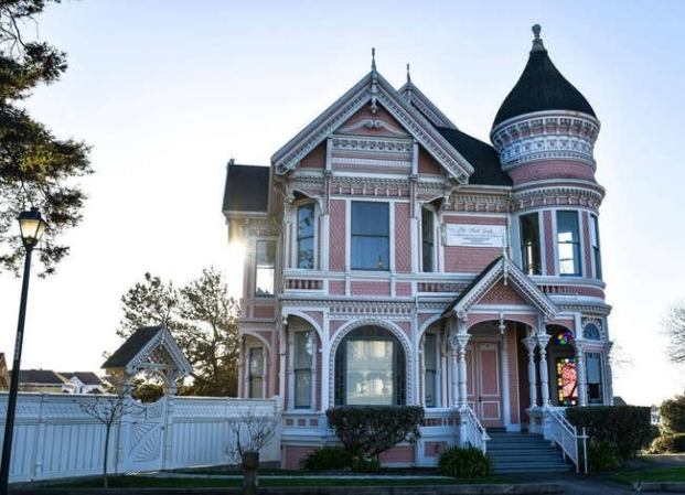 16 American Towns Every Old-House Lover Needs to See