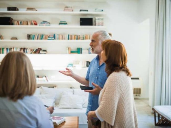 9 Times to Offer Over Asking Price