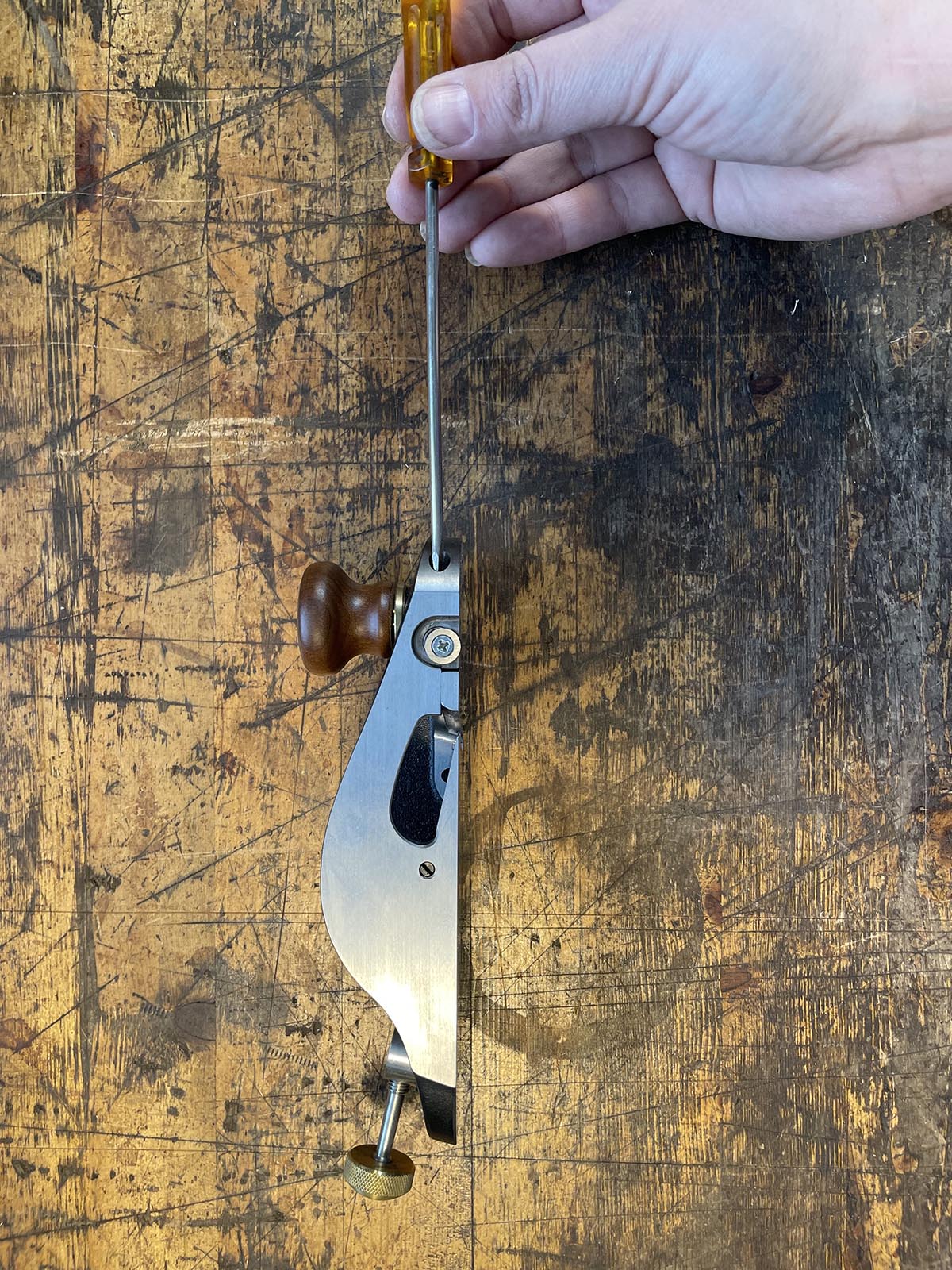 The Best Hand Plane Veritas Skew Block Plane-Setting the scoring blade_Photo by Cathy Harms