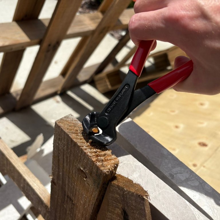 Bates 7-Inch Nail Puller