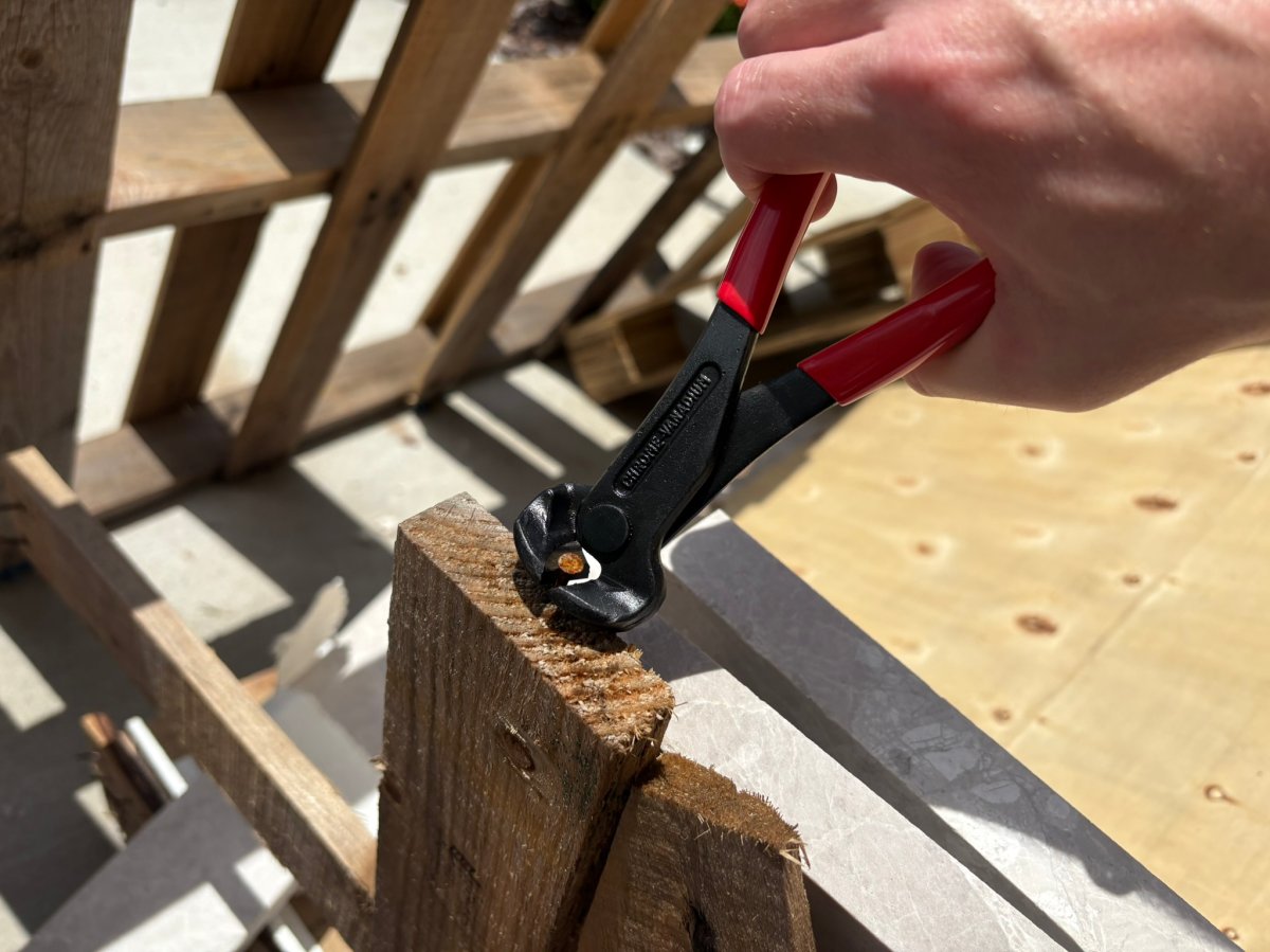 Bates 7-Inch Nail Puller