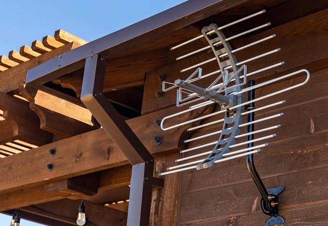 The Best Outdoor TV Antennas to Watch Local TV Channels for Free
