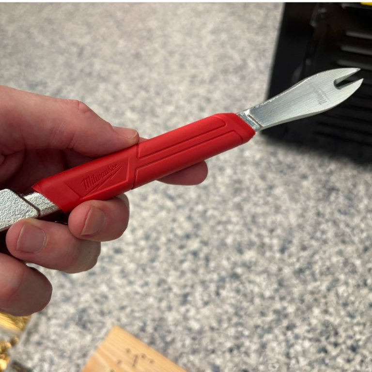 Milwaukee 9-Inch Finish Nail Puller01